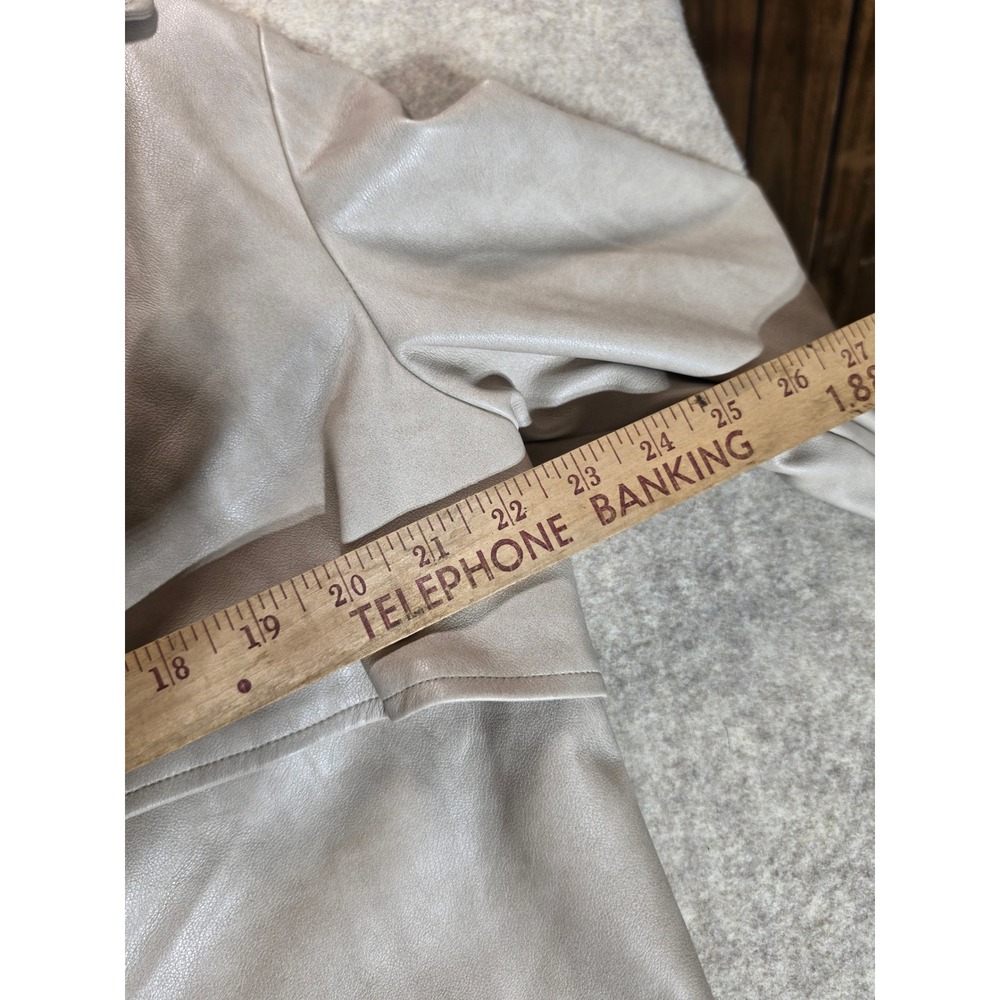 Bagatelle Collection Beige Faux Leather Cropped Trench Jacket Womens Large L - Picture 7 of 9